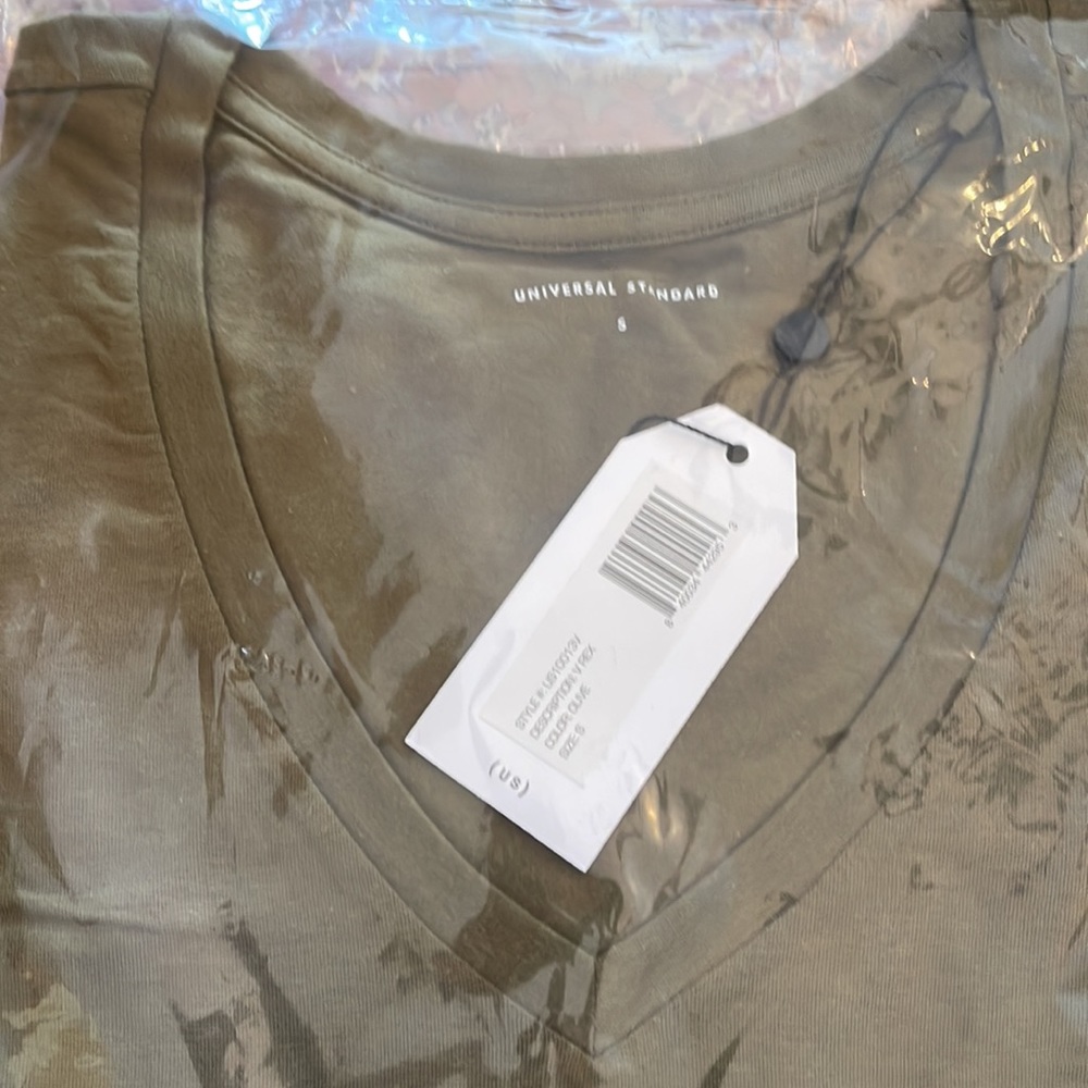 NWT Universal Standard Olive Vrex Tshirt 16 Elevated Basic - Picture 4 of 5